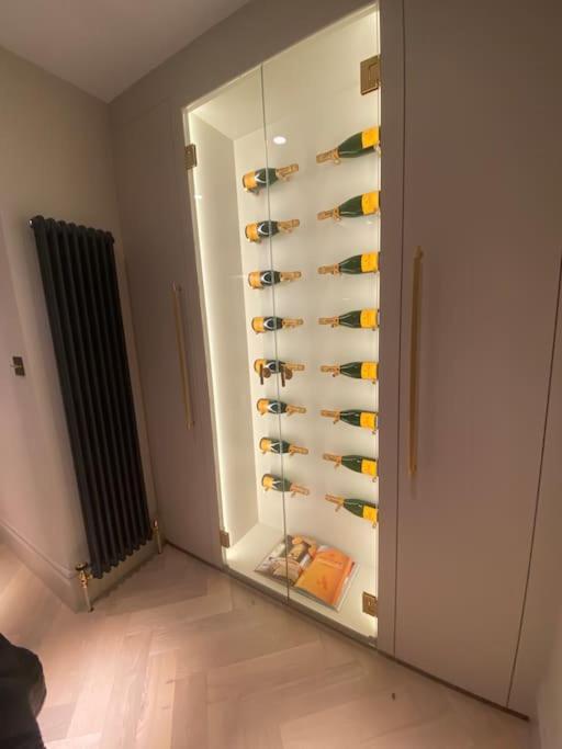 Luxury Georgian Apartment - 5 Minute Walk To Spa Бат Екстериор снимка
