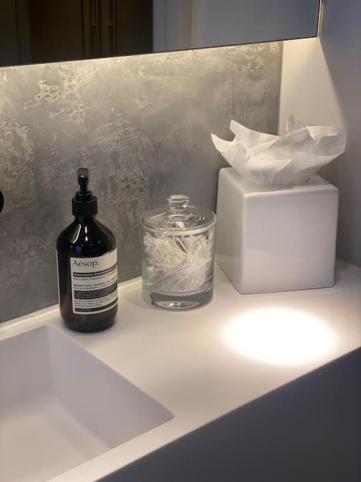Luxury Georgian Apartment - 5 Minute Walk To Spa Бат Екстериор снимка