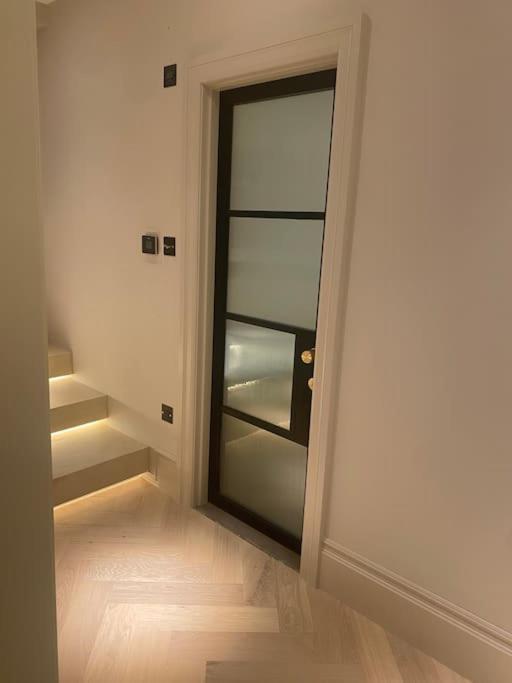 Luxury Georgian Apartment - 5 Minute Walk To Spa Бат Екстериор снимка