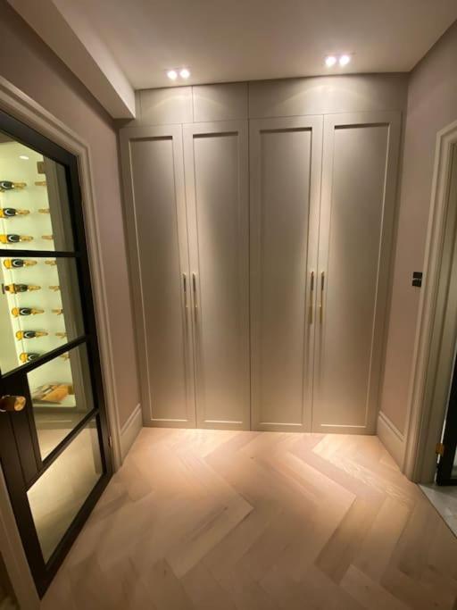 Luxury Georgian Apartment - 5 Minute Walk To Spa Бат Екстериор снимка
