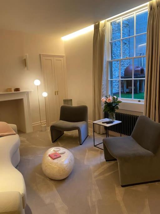 Luxury Georgian Apartment - 5 Minute Walk To Spa Бат Екстериор снимка